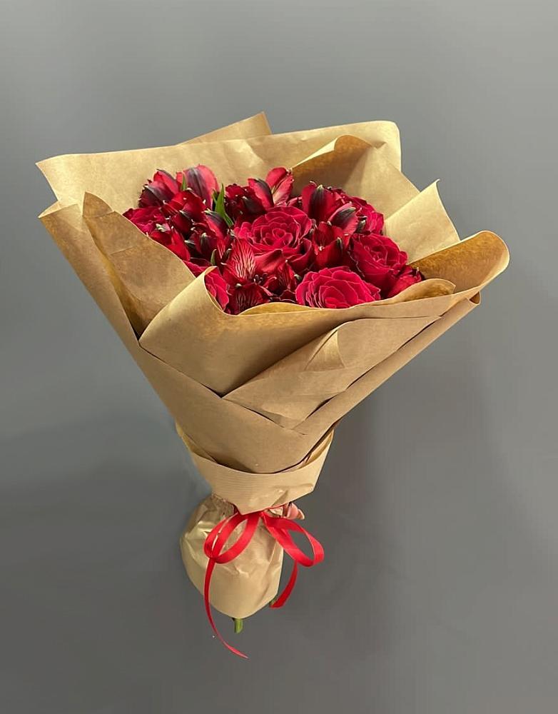 Букет цветов из: Альстромерии и Розы в Ардоне