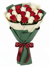 Букет Микс из красных и белых роз в Ардоне