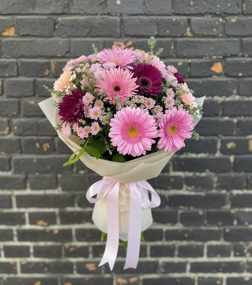 Букет цветов из: Герберы и Хризантемы в Ардоне