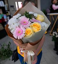 Букет цветов из:  Герберы, Розы и Хризантемы в Ардоне