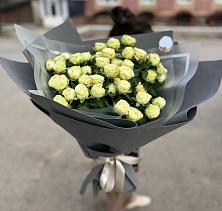 Букет Белые кустовые розы Солинеро в Ардоне