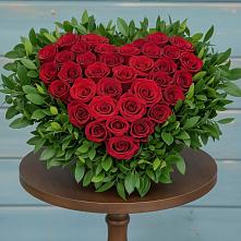 Цветочная композиция из Розы в виде сердца в Ардоне