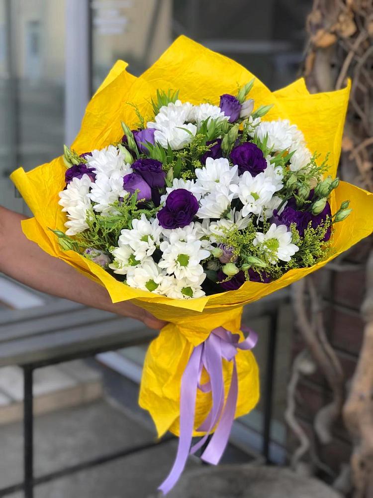 Букет цветов из: Ирисы, Хризантемы и Ромашки в Ардоне