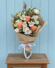 Букет цветов из:  Альстромерии, Лизиантусы, Розы и Хризантемы в Ардоне