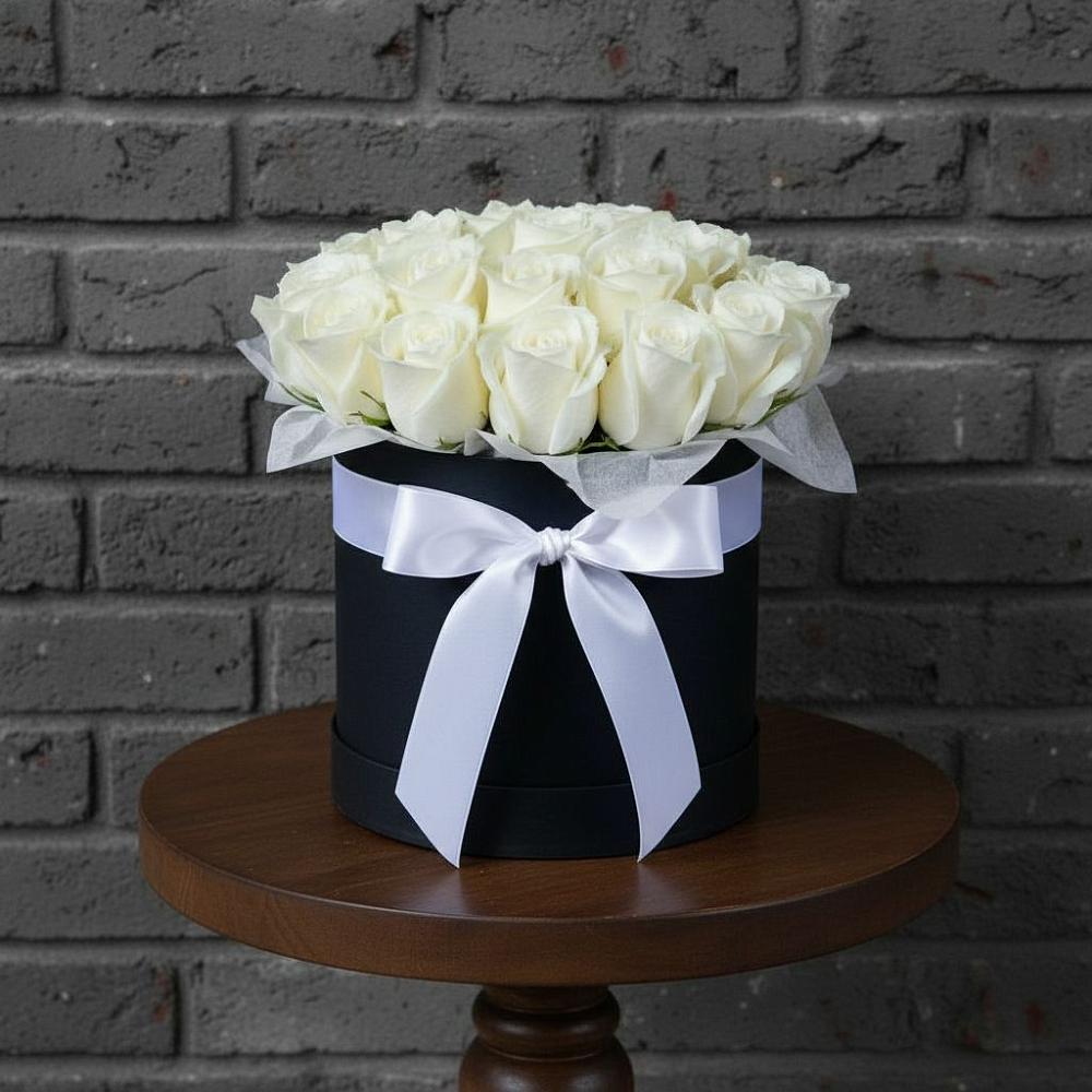 Цветочная композиция из Розы в шляпной коробке в Ардоне