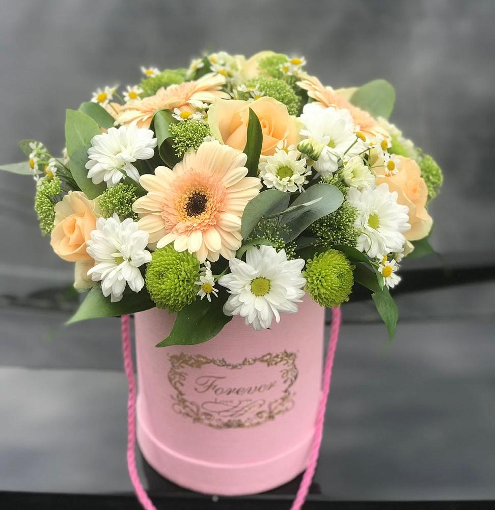 Цветочная композиция из Розы, Герберы и Хризантемы в шляпной коробке в Ардоне