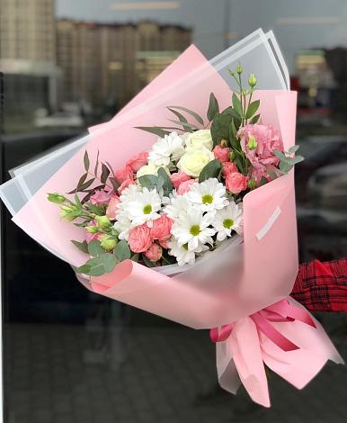 Букет цветов из: Розы, Лизиантусы и Хризантемы в Ардоне