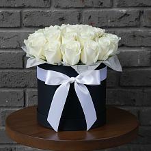 Цветочная композиция из Розы в шляпной коробке в Ардоне